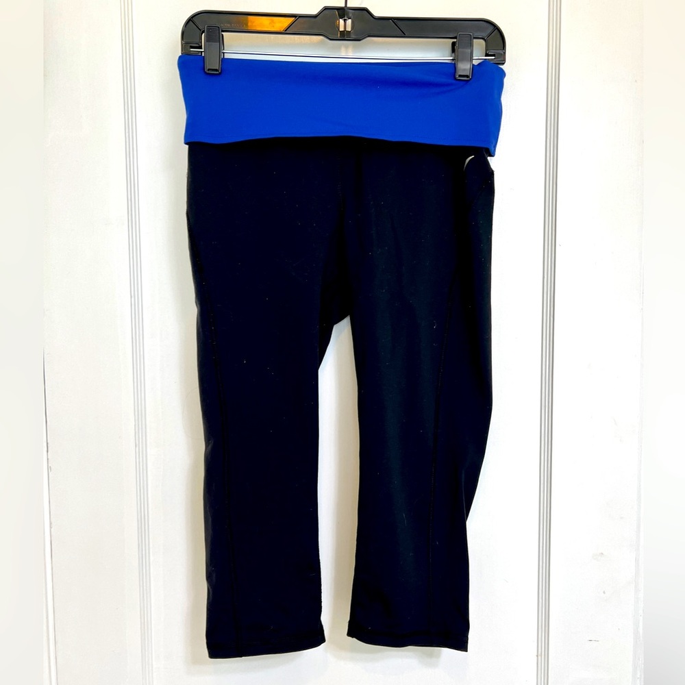 Old Navy cropped workout pants, size medium - Picture 2 of 5